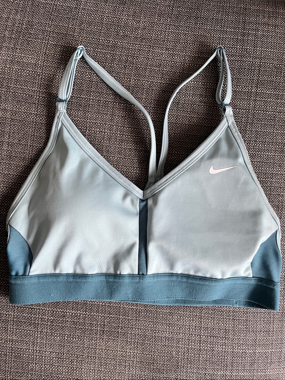 Nike Women's Light Blue & Teal Strappy Sports Bra size small